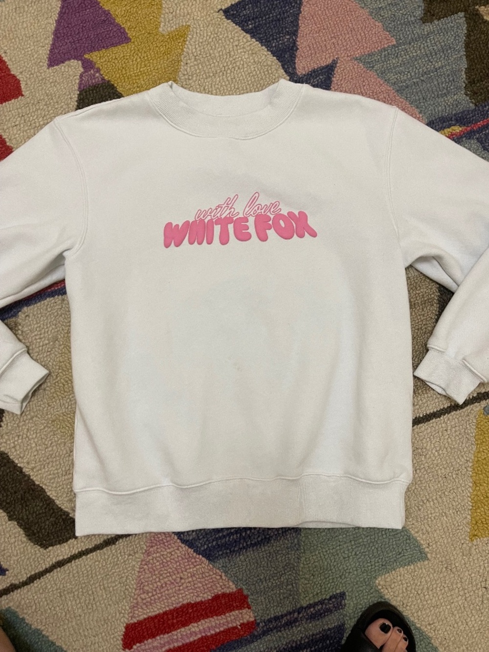 White Fox Boutique White Crewneck Sweatshirt with Pink Logo xs small
